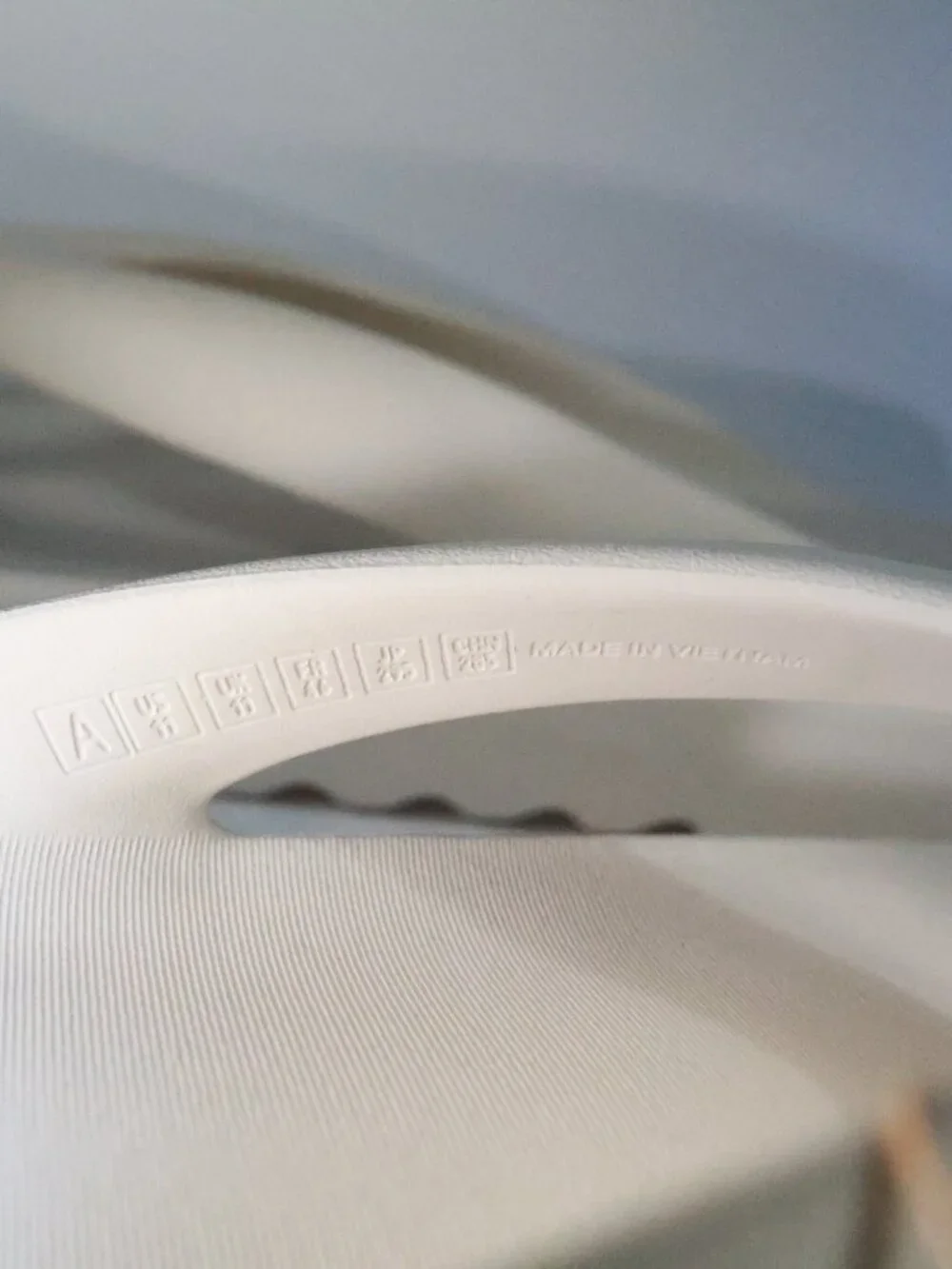 Adidas Adilette Lumia Slides Flip Flops White Unisex MEns Siz 11 Womens Size 12